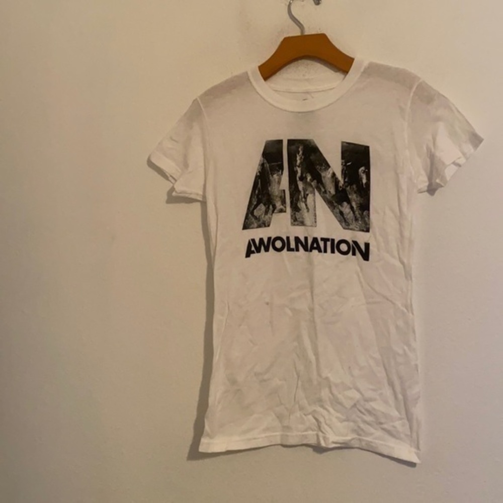 RED BULL NATION WOLNATION WHITE SHIRT SIZE MEDIUM